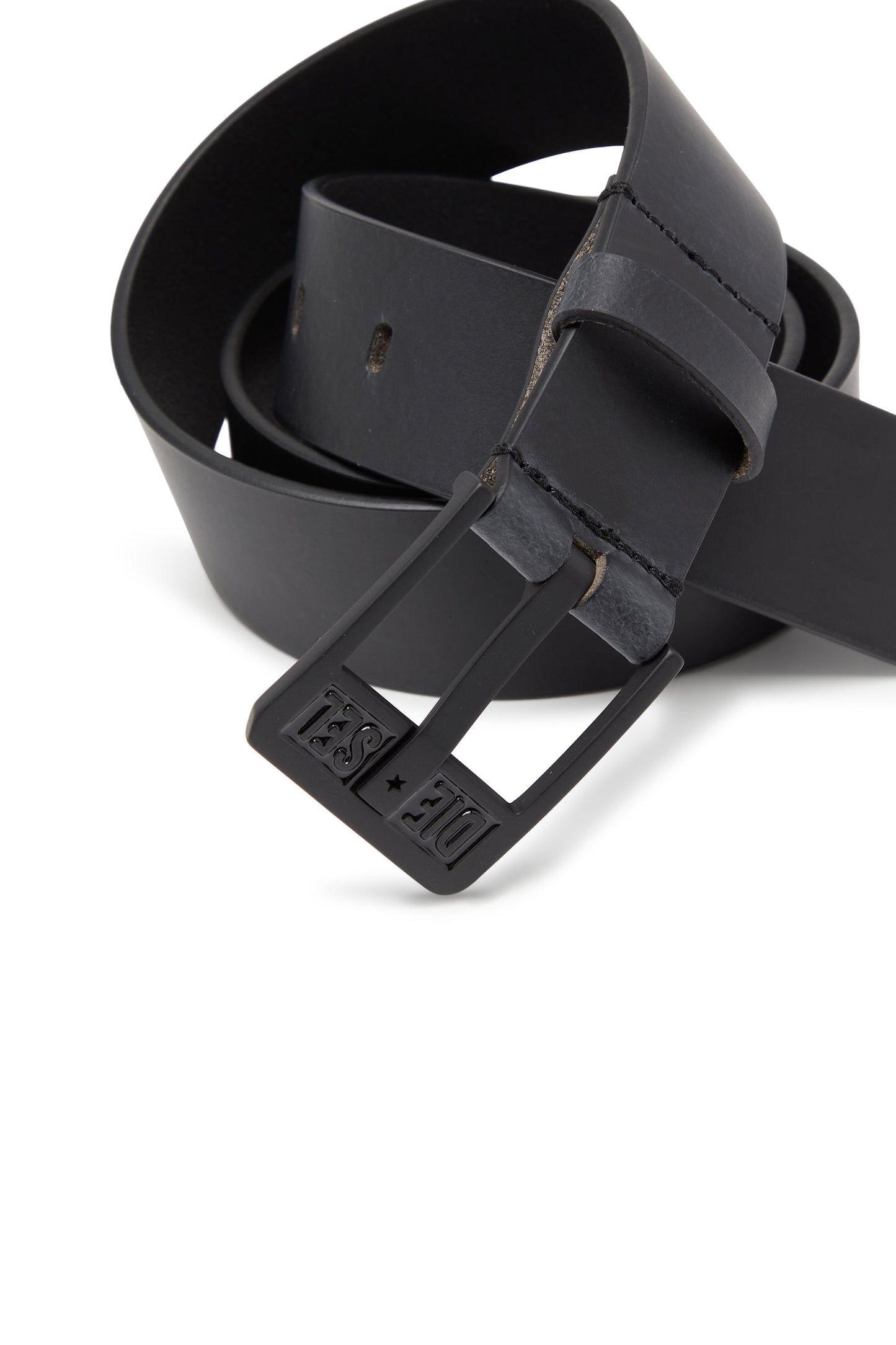4 cm leather belt with clean-cut edges