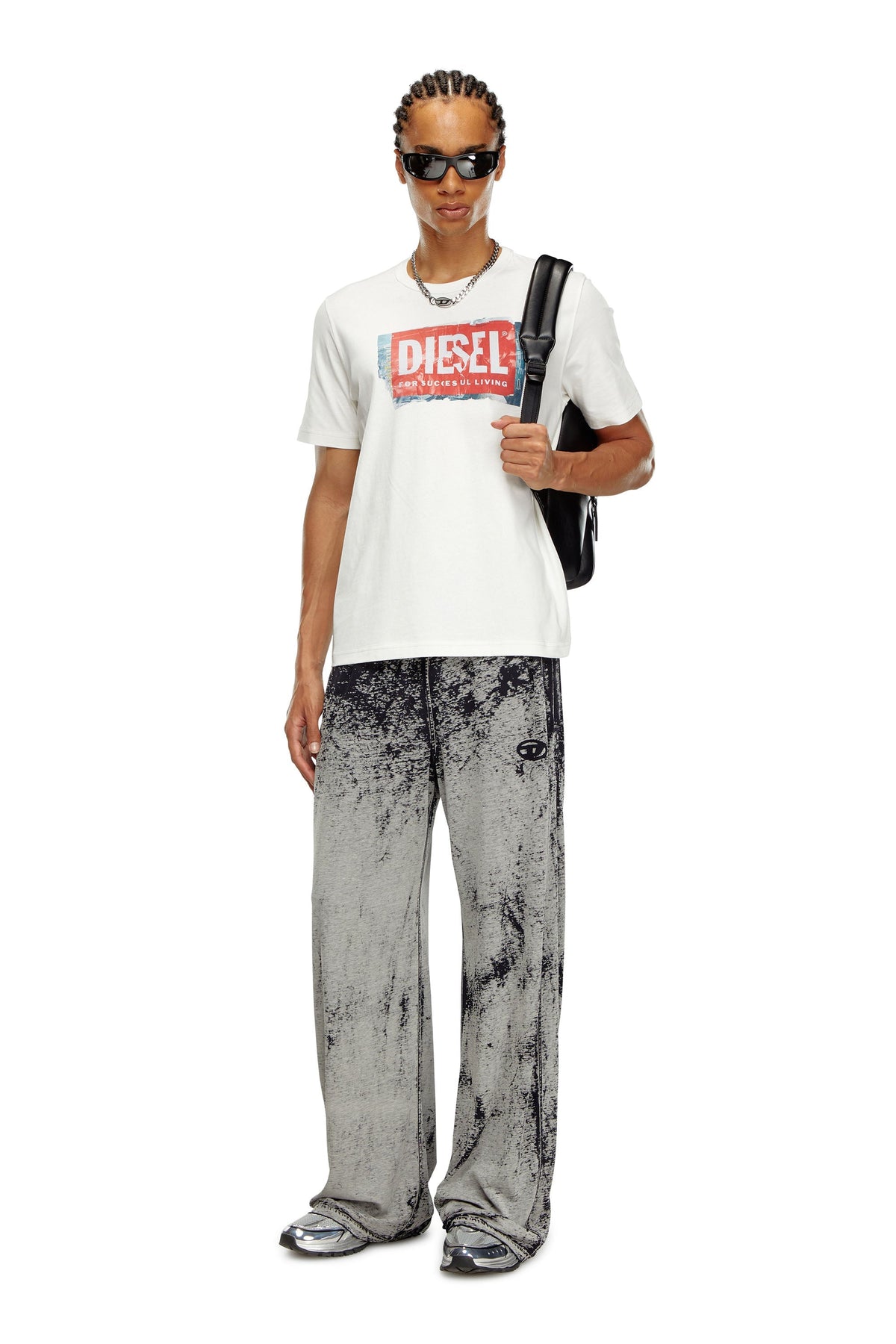T-shirt with crumpled-effect logo