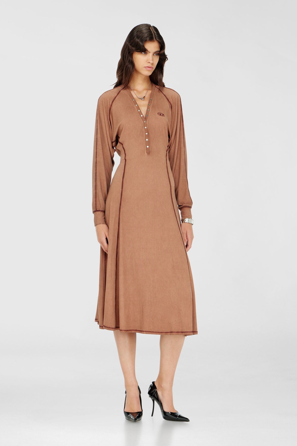 Midi dress in ribbed jersey with batwing sleeves