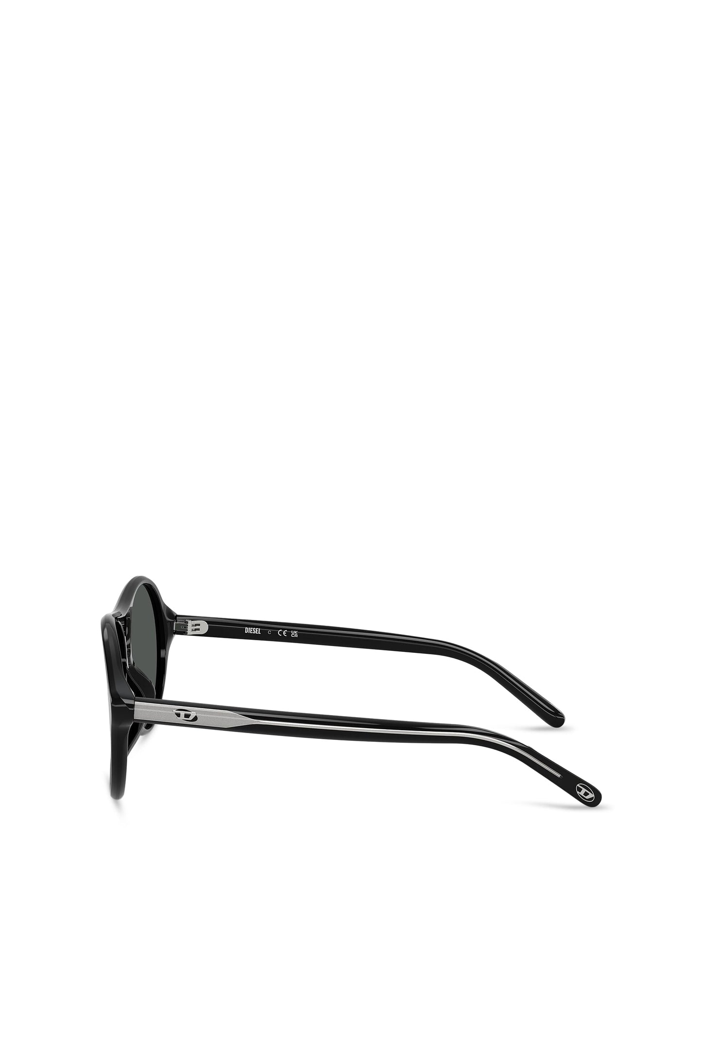 Pilot model sunglasses