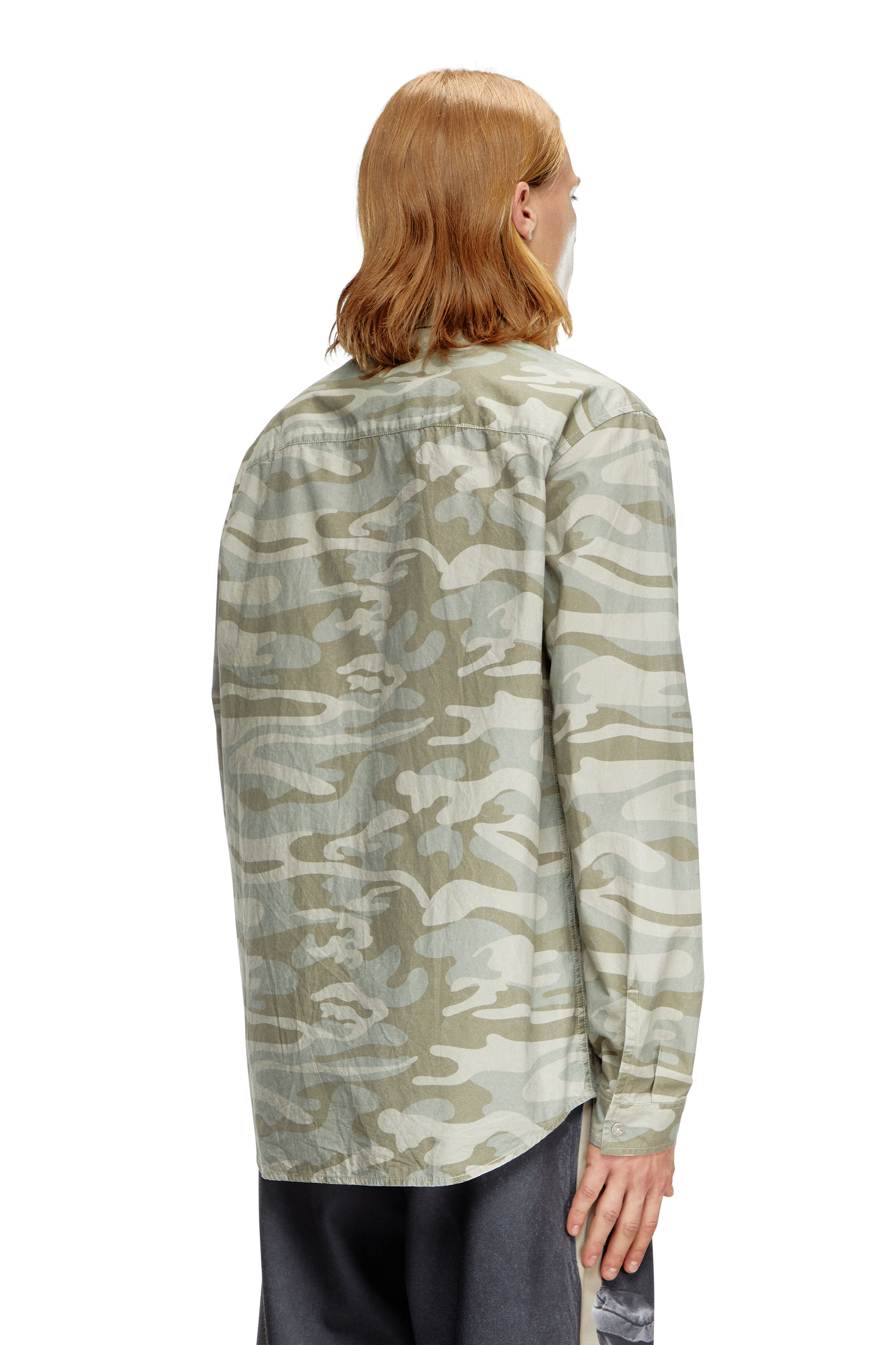

Poplin shirt with camo print