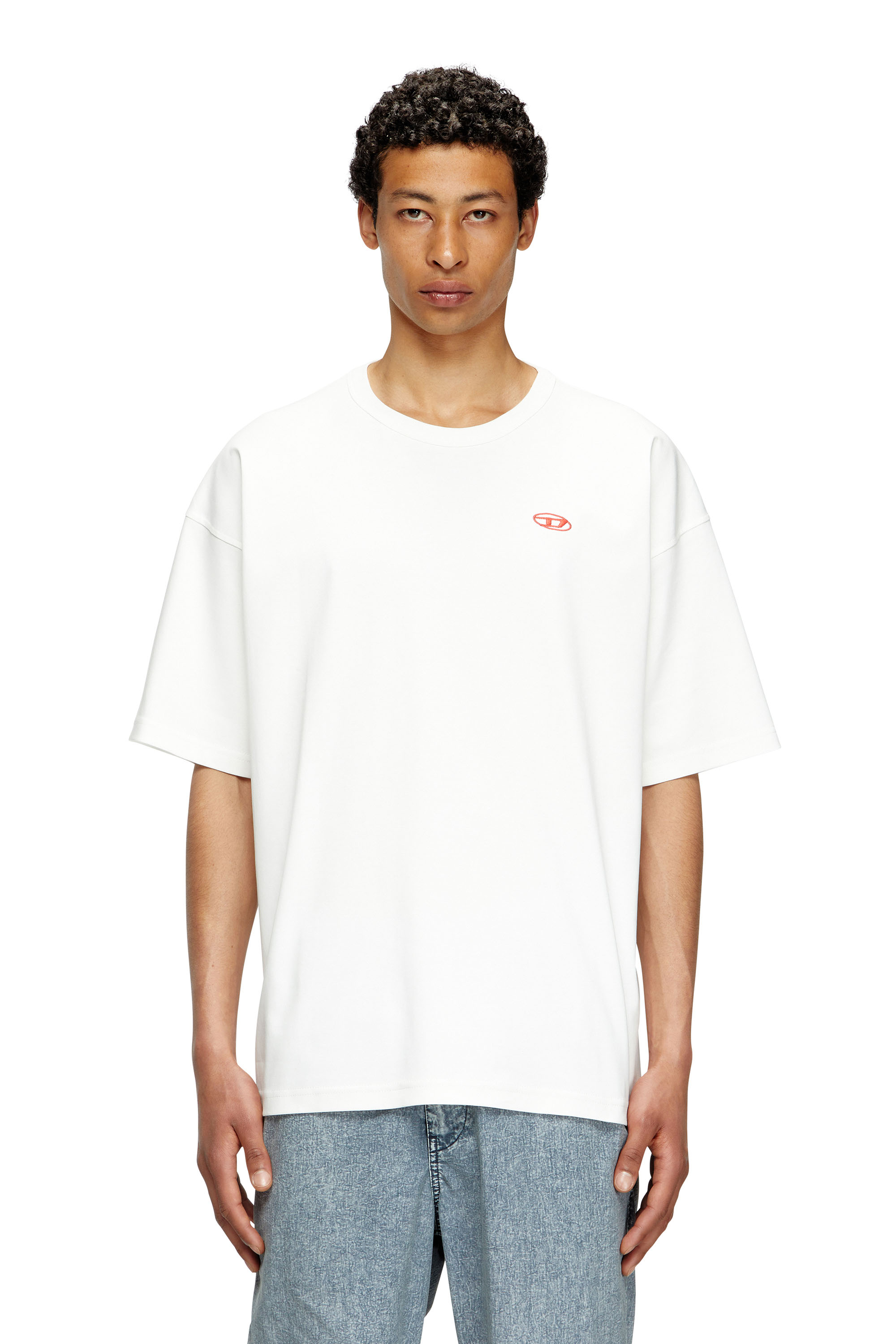 

T-shirt with red Oval D