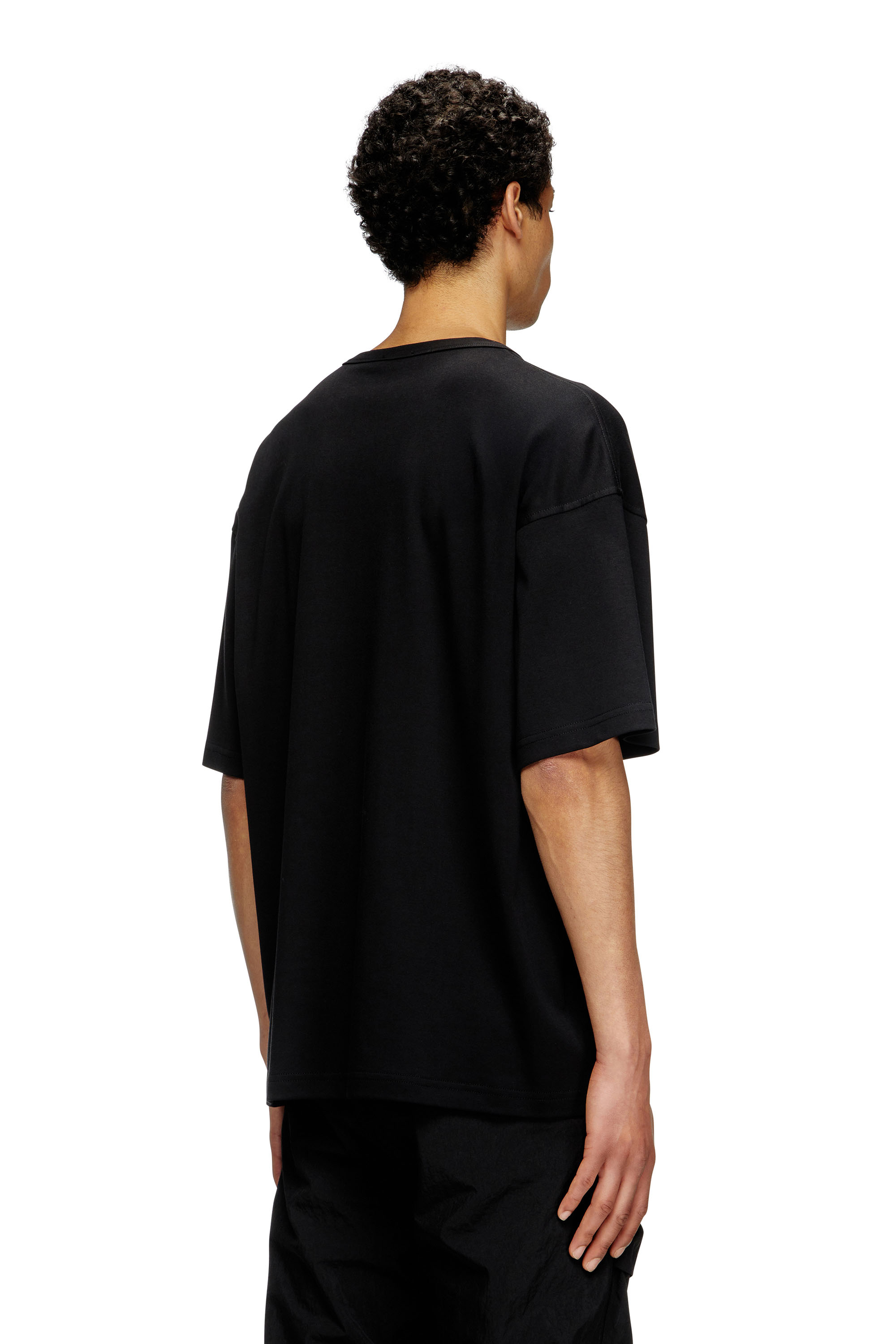 

T-shirt with red Oval D