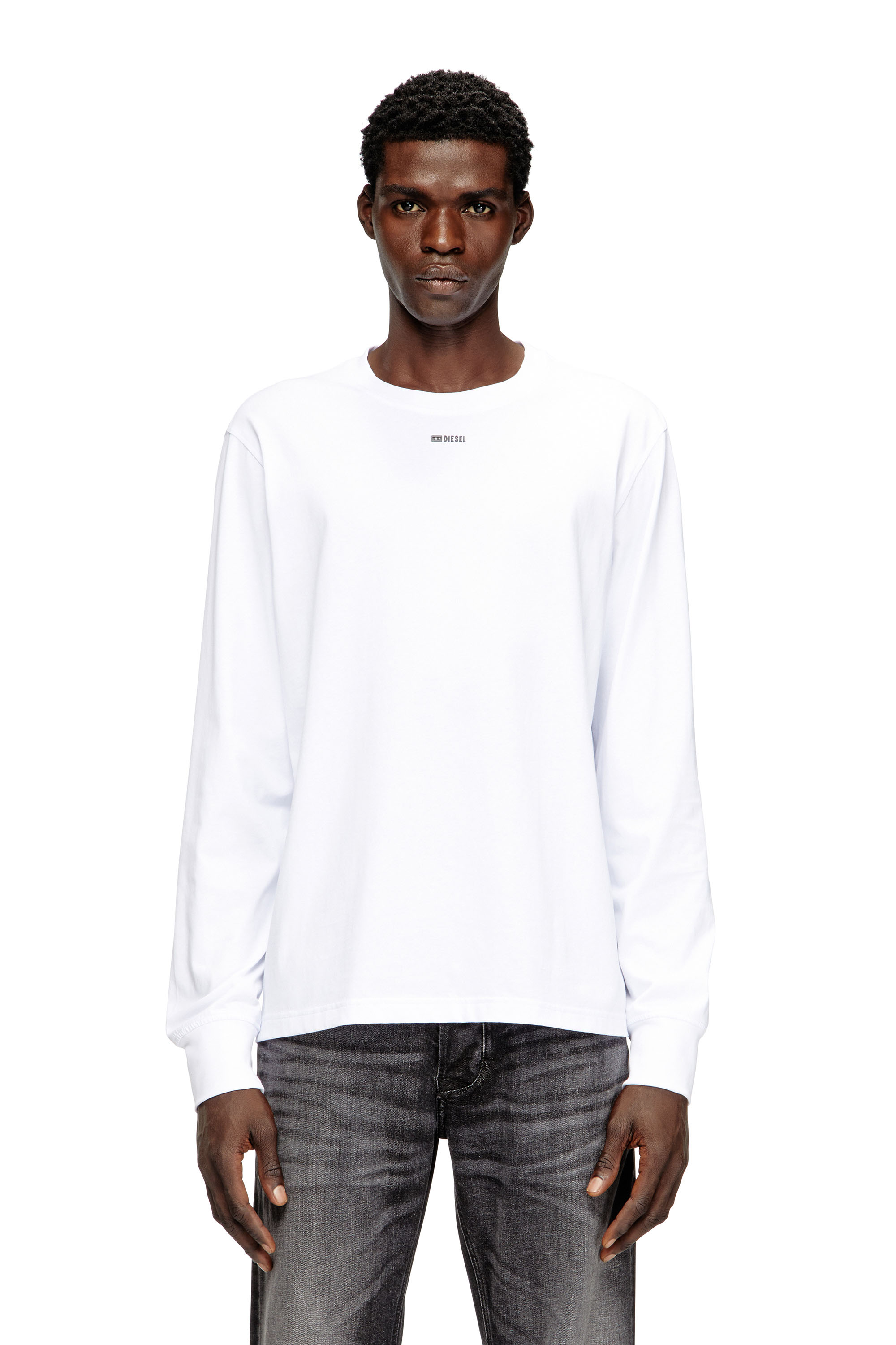 

Long-Sleeve T-Shirt With Metal Logo